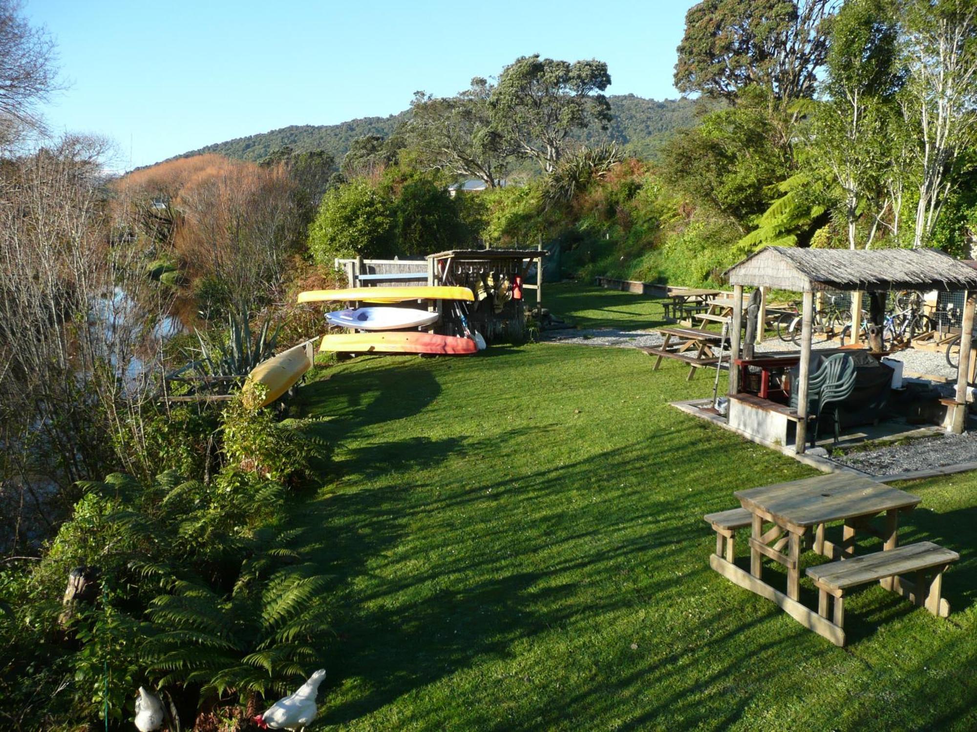 Global Village Travellers Lodge Greymouth Exterior photo